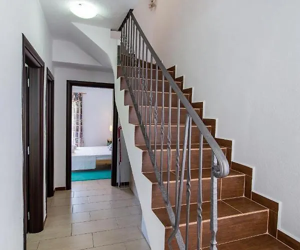 Villa Olive Maison Asztrída